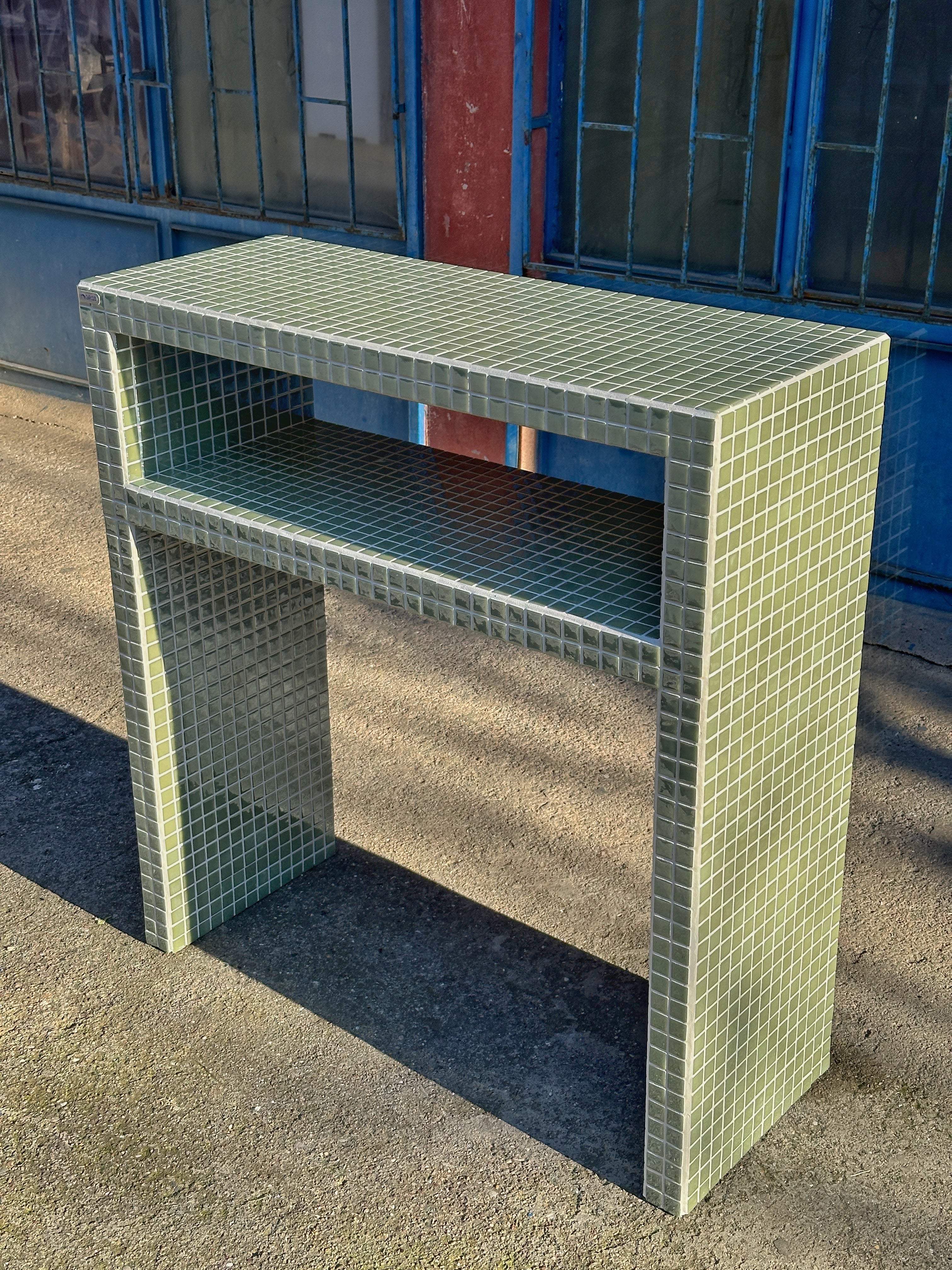 Console Raflı Dresuar