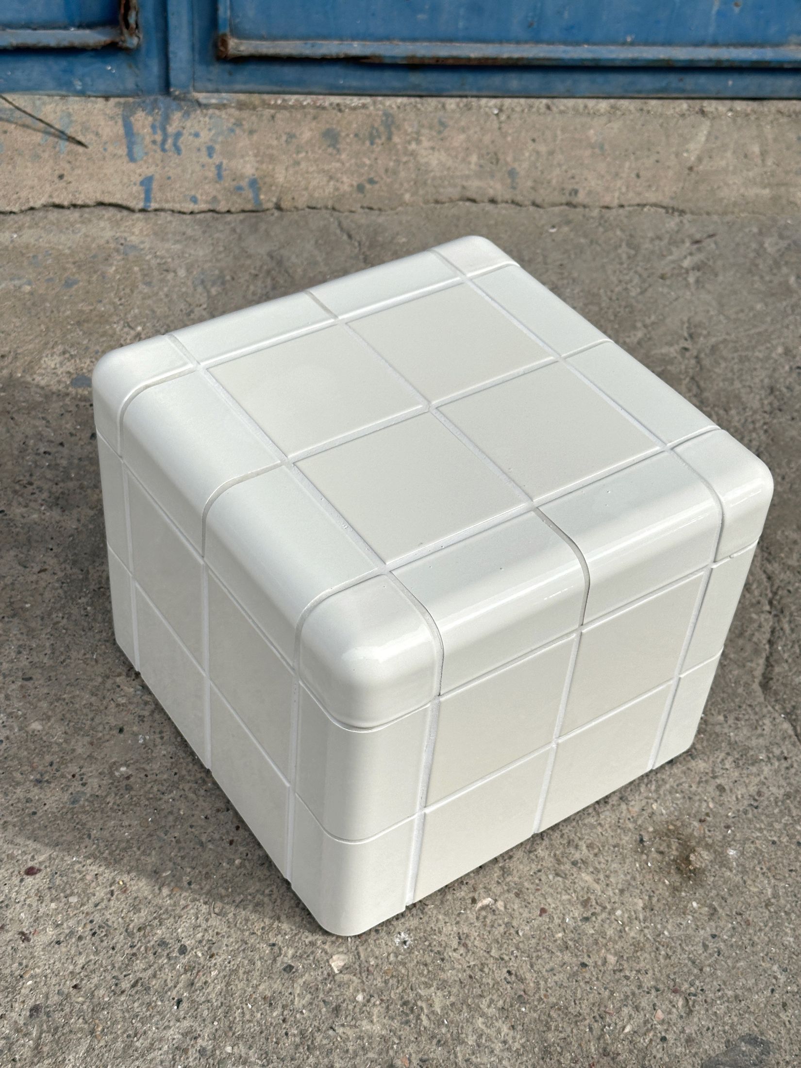 Mellow Yan Sehpa Grid Design Shop