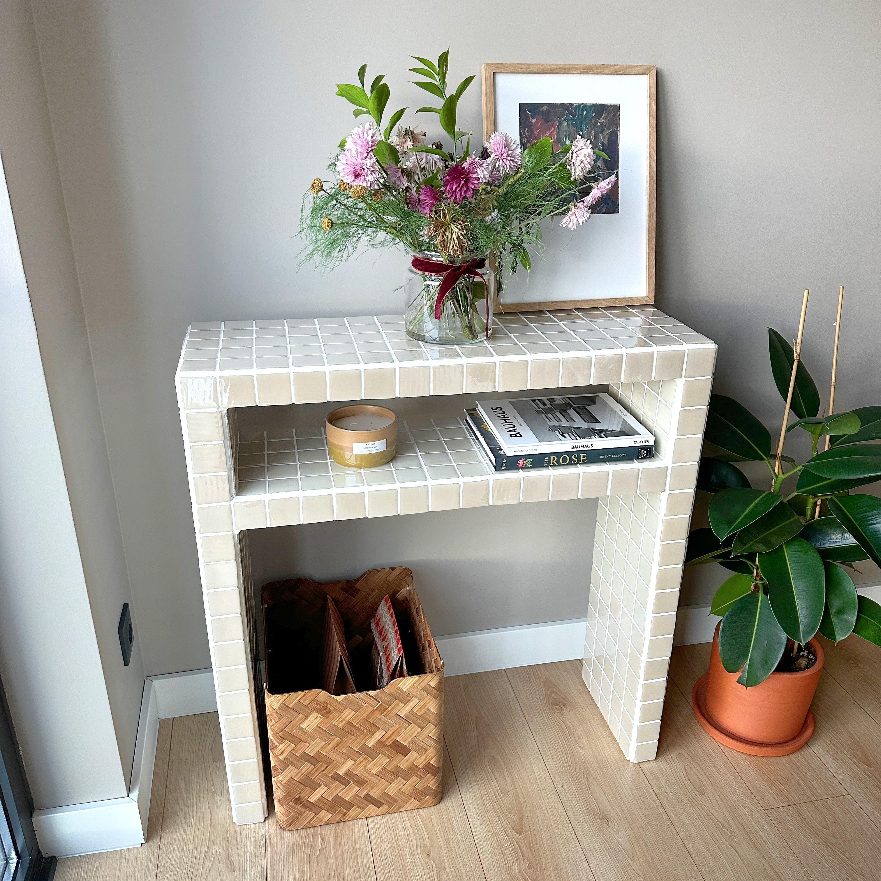 Console Raflı Dresuar