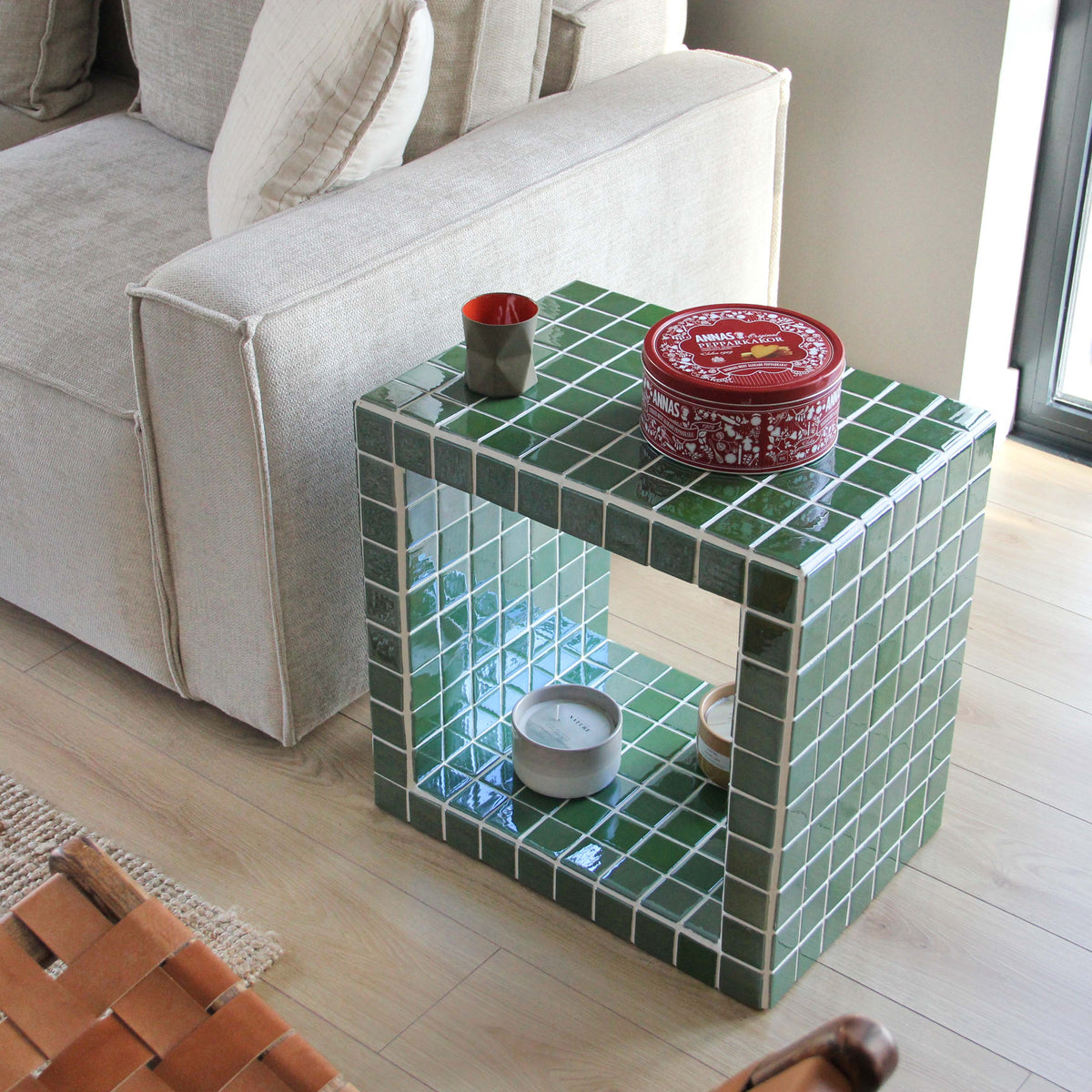 Loop Komodin Grid Design