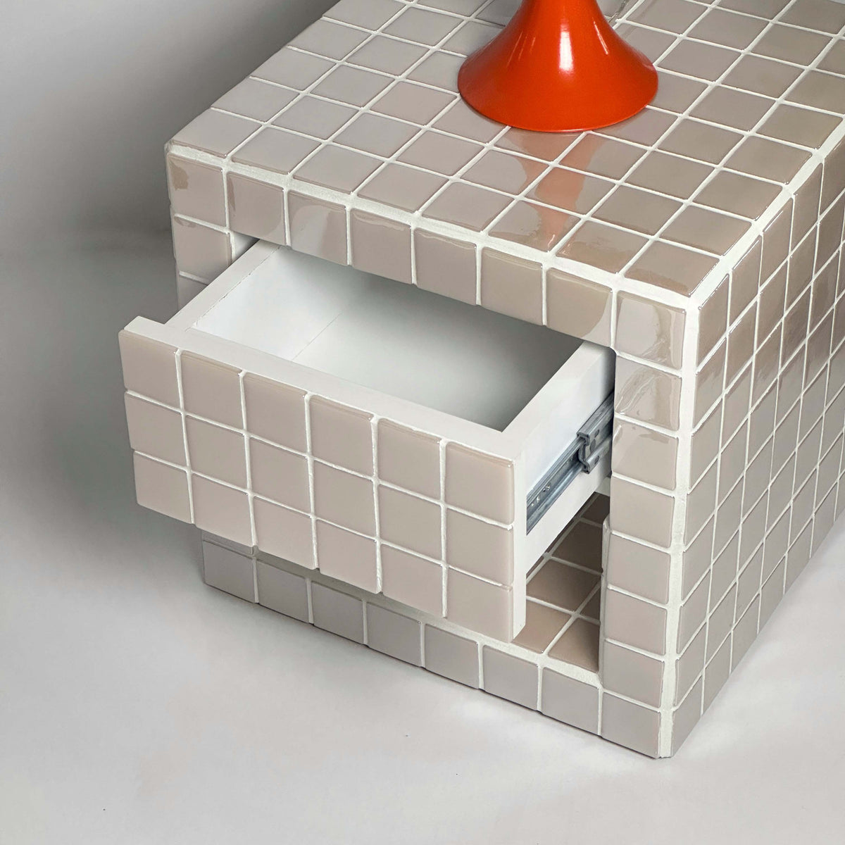 Nitestand Tek Çekmeceli Komodin Grid Design