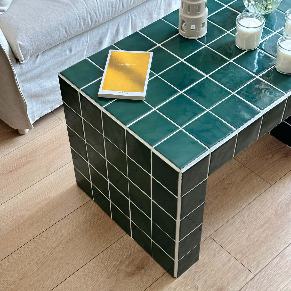 Retro Orta Sehpa Grid Design