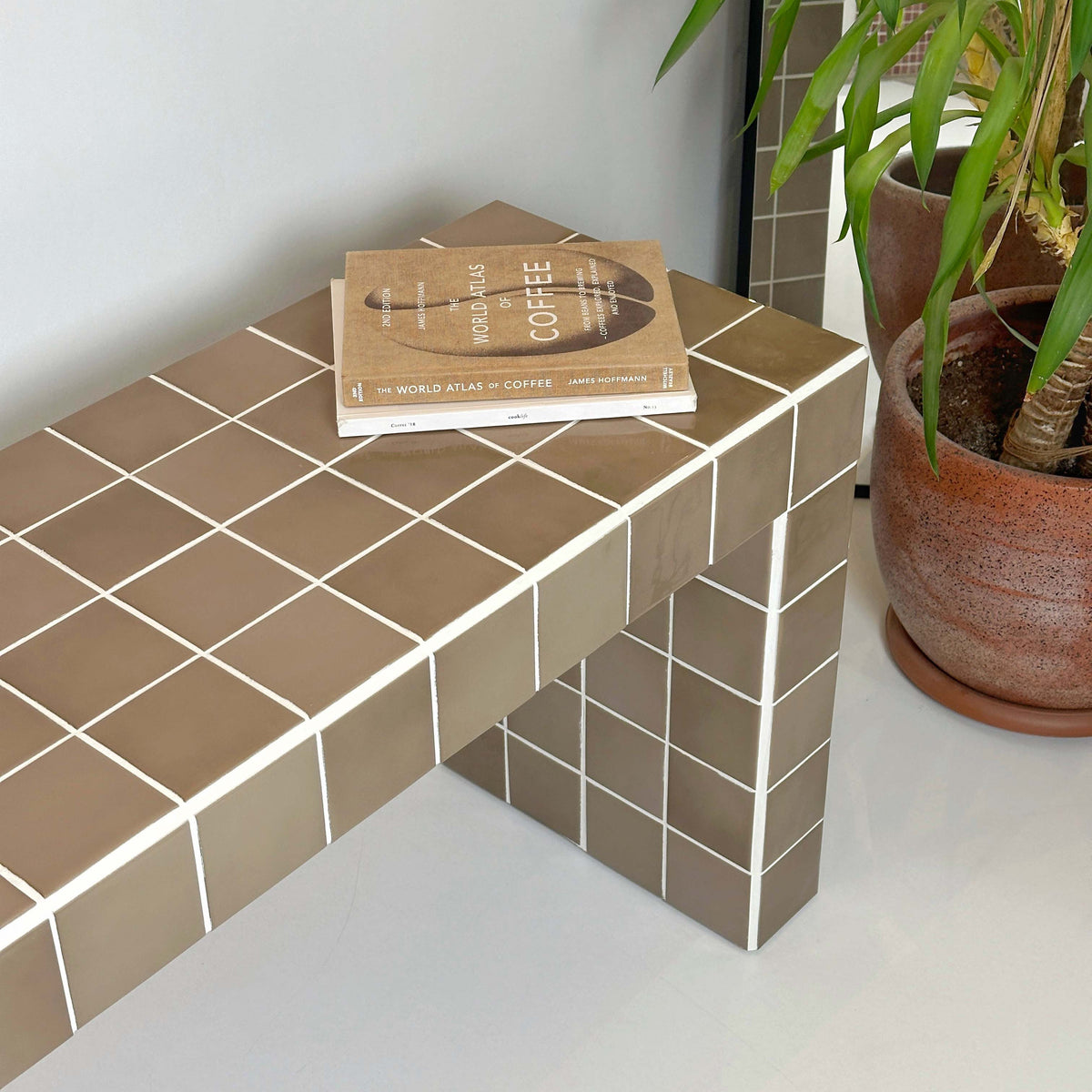 Retro Orta Sehpa Grid Design